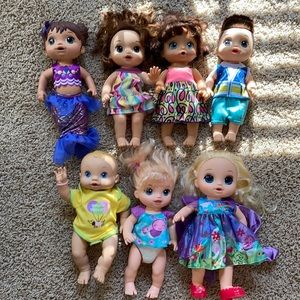 Baby Alive lot of 7 dolls  Baby Alive